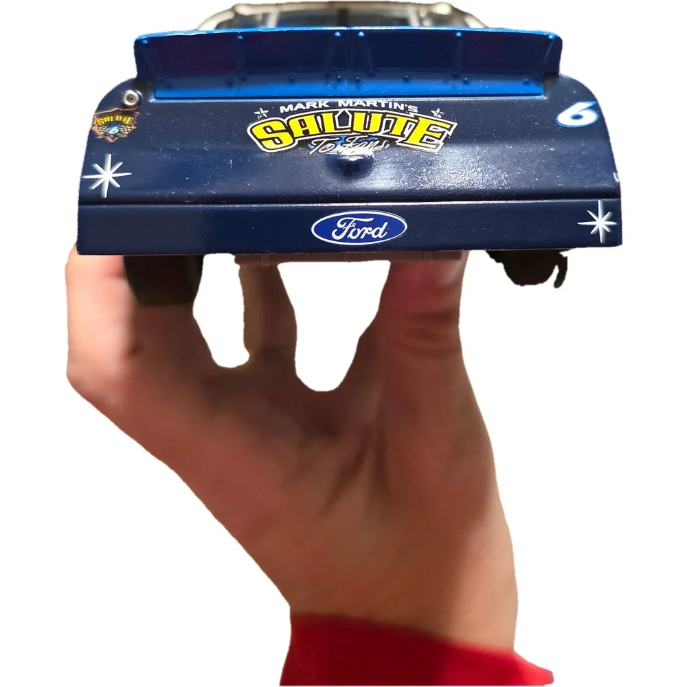 Mark Martin #6 Salute to You 2005 Ford Taurus 1:24 Team Caliber NASCAR